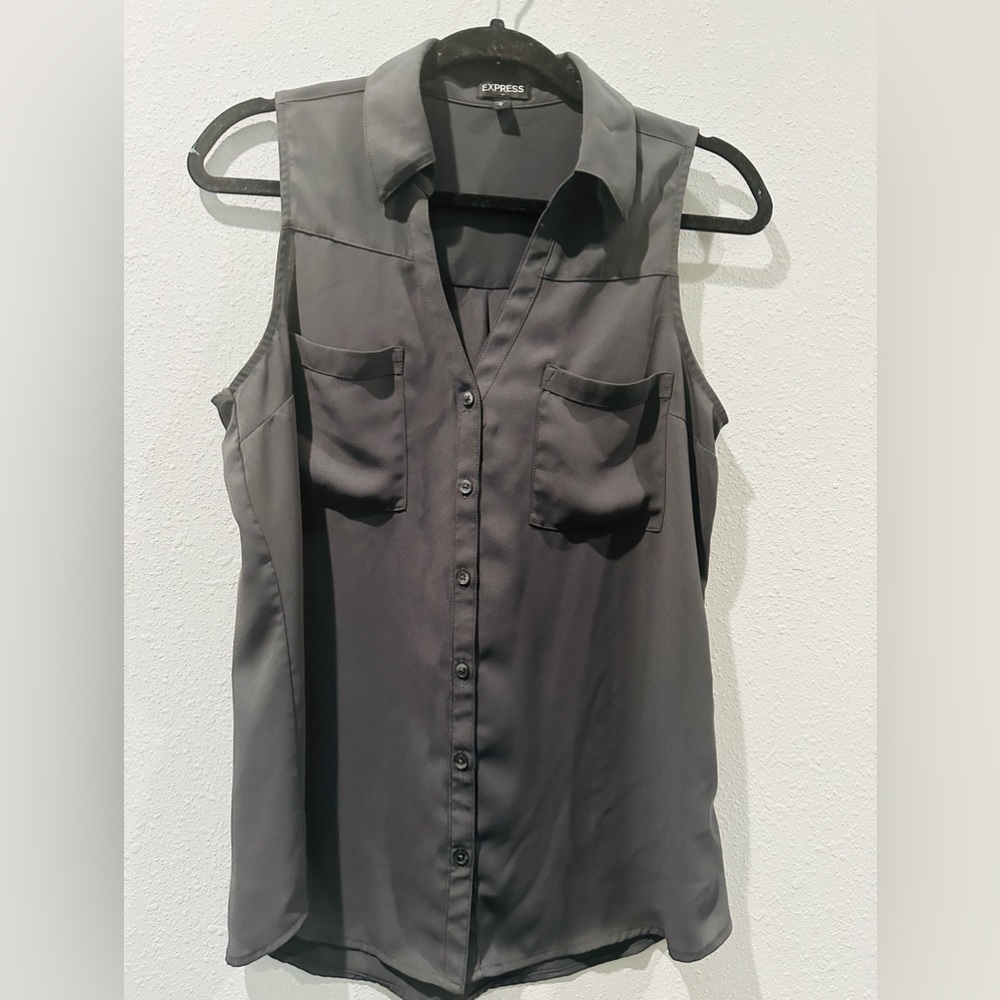 Express Button up Sleeveless blouse size medium gray